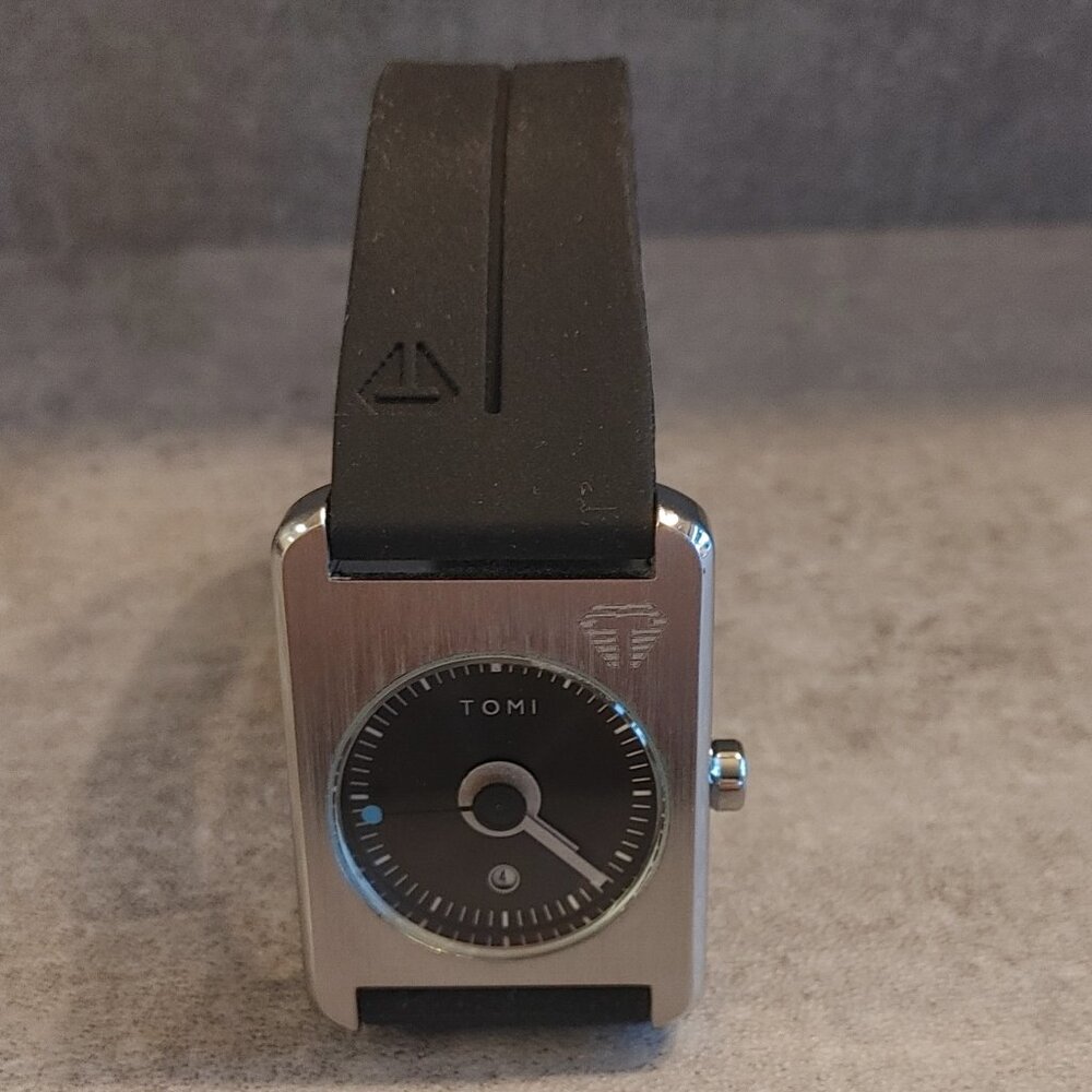 Tomi T-022 Tank Watch with Date and Silicone Band